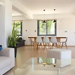 Infinite Blu Villa *