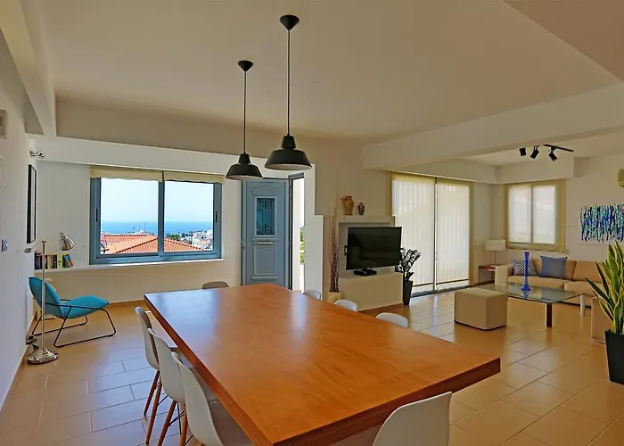 Infinite Blu بافوس