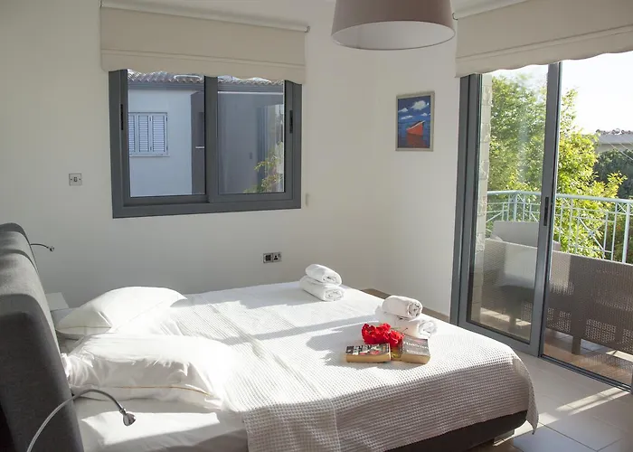 Infinite Blu بافوس